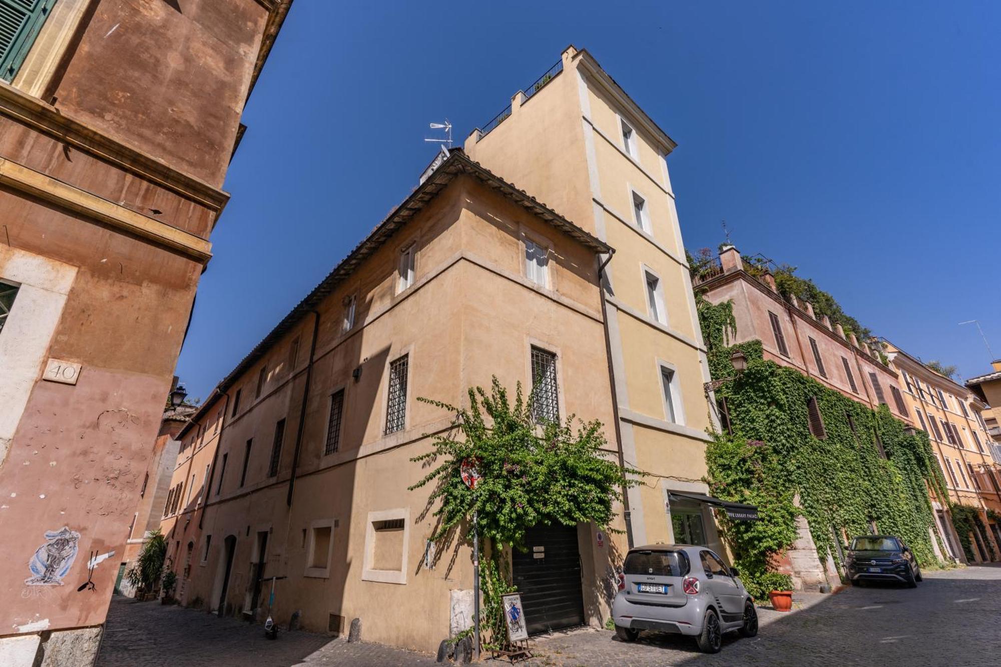 Effe Luxury Palace, Rome